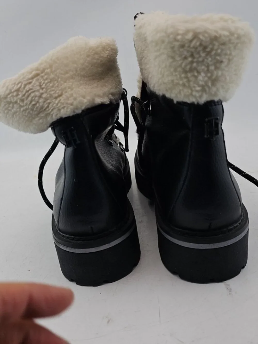 Tommy Hilfiger Mens 9.5 Winter Boots Black Faux Fur